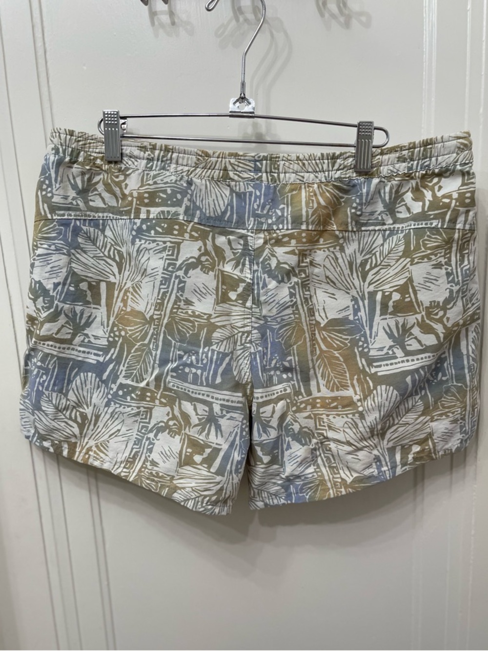 Patagonia Retro Women’s Baggies Shorts. Size medium - Picture 2 of 4